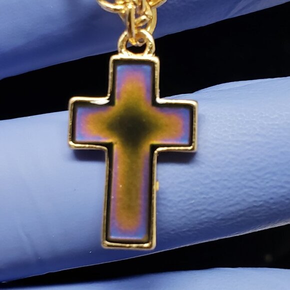 Unisex Polished Gold-tone Necklace with color changes Cross Pendant, 18+3-inch - Picture 7 of 11